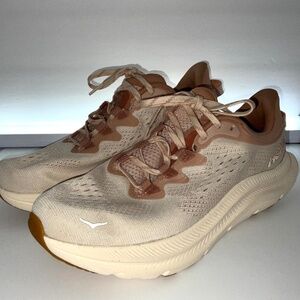 HOKA ONE ONE Kawana 2 Lifestyle & Fitness Shoe. Women’s US 9.5, Eu 42.